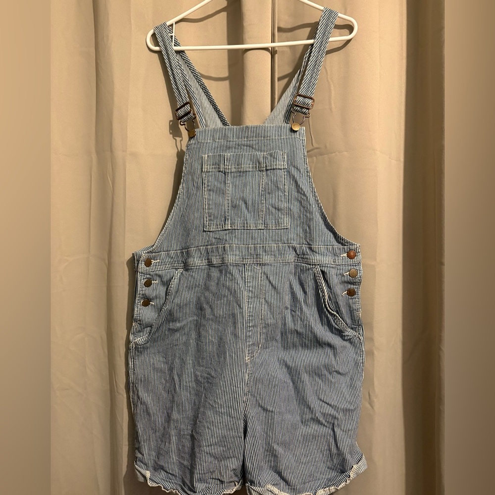 Universal Thread Blue and White Striped Apparel